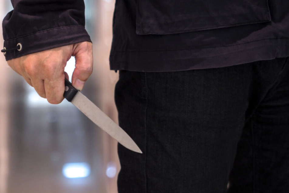 Vermutlich mit einem Messer hat der Täter mehrfach auf das Tier eingestochen. (Symbolbild)