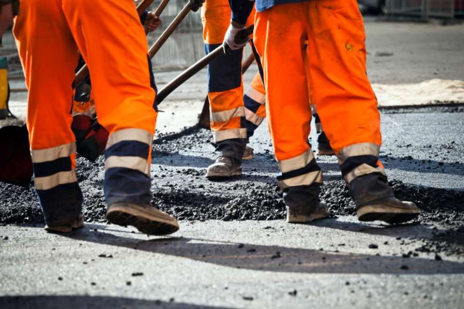 Der Eggeweg wird gesperrt, weil Betonteile vor Ort angeliefert werden. (Symbolbild)