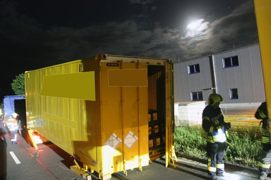 Unter dem Container, der Gefahrgut geladen hatte, wurde eine Flüssigkeit festgestellt.