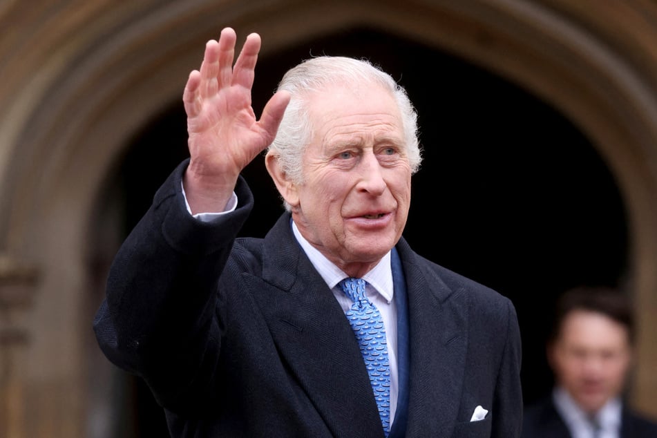 König Charles III. (75) hatte bereits nach dem Ostergottesdienst freudig der Öffentlichkeit zugewinkt.