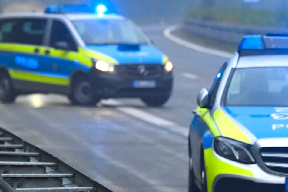 Auf der Autobahn 8 ist es zu einem schweren Unfall gekommen. (Symbolbild)
