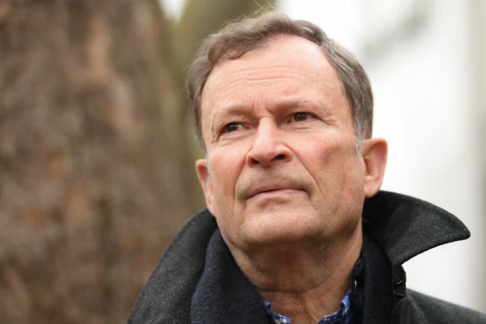 "Das Spiel ist fairer geworden", sagt DFB-Sportrichter Hans E. Lorenz.