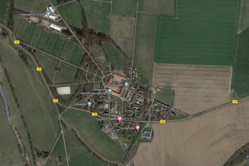 Der Unfall passierte in einer Linkskurve bei Graditz in Torgau.