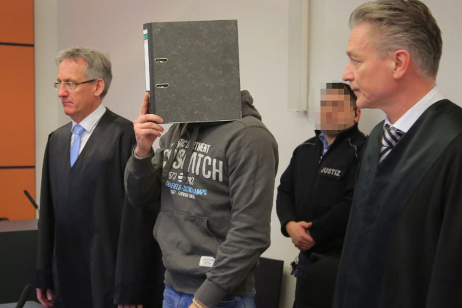 Der Angeklagte Alex H. (24) soll sich an vier Kindern vergangen haben.