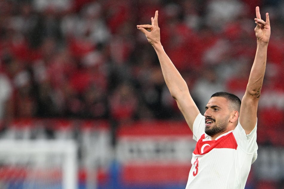 Merih Demiral (26) bejubelte seinen Treffer zum 2:0 mit einem umstrittenen Handzeichen.