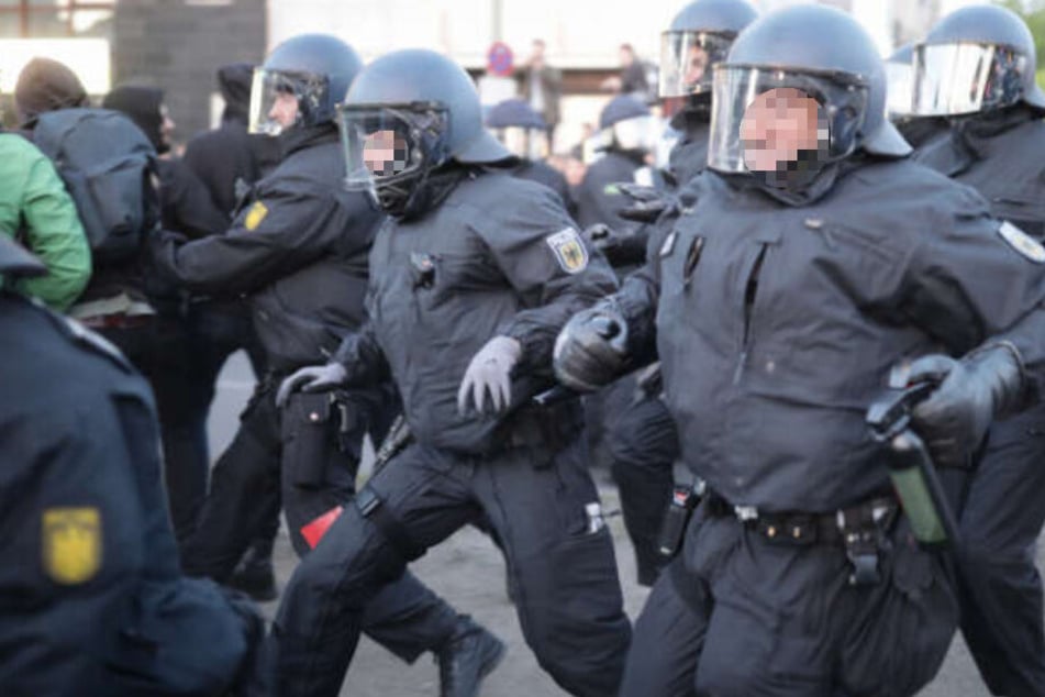 Polizisten im Einsatz. (Symbolbild)