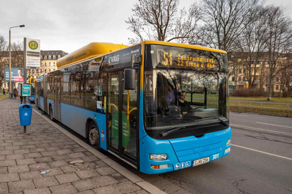 Hier am Wilhelm-Külz-Platz schlägt die Buslinie 51 seit der CVAG-Reform eine neue Route ein. Dafür fallen wichtige Haltestellen wie der Hauptbahnhof weg.