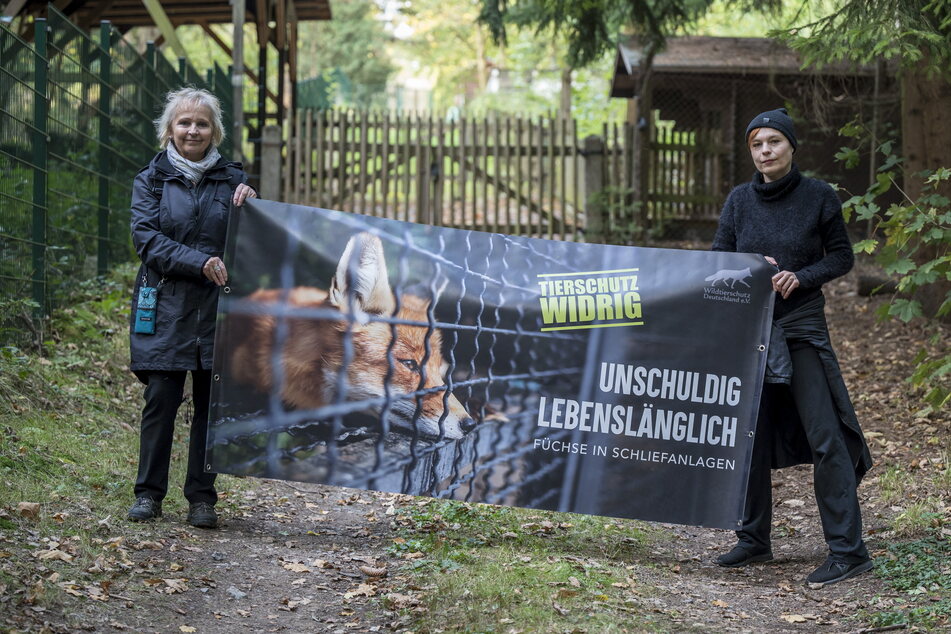 Tierschützer protestierten am vergangenen Freitag vor dem Gehege bei Augustusburg.