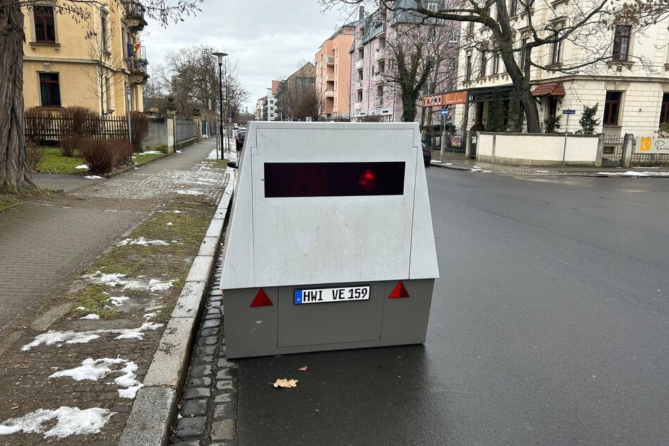 Momentan steht einer der Superblitzer auf der Dürerstraße.