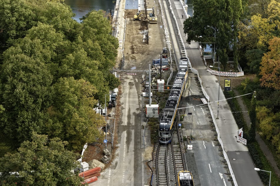 Die Straßenbahnen fahren weiterhin eingleisig über die Zeppelinbrücke.