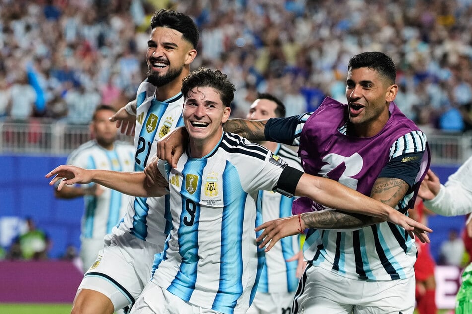 Geschichte können die Argentinier heute sowieso schreiben. Bei einem Sieg würden sie aber auch in einen auserwählten Kreis von WM-Champions aufsteigen.