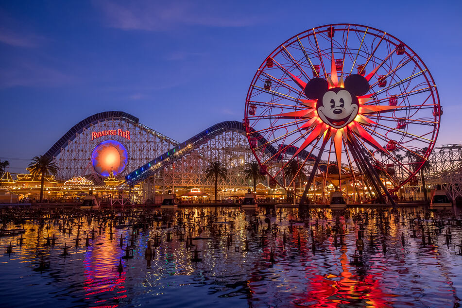 Außerhalb der Ferien sind die Eintrittspreise für die Disneyparks am günstigsten. (Symbolbild)