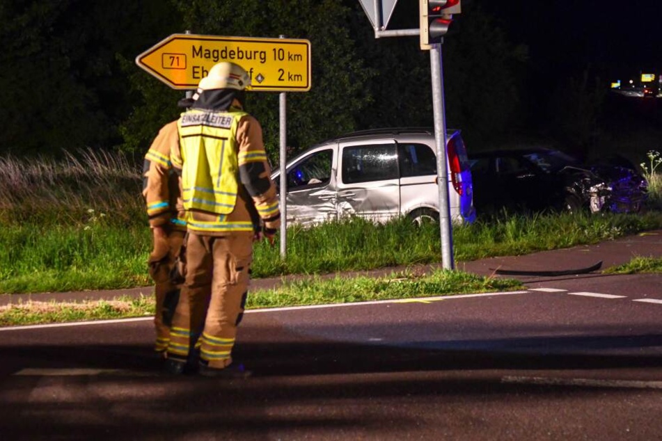 Die Unfallstelle war über mehrere Stunden vollständig gesperrt.