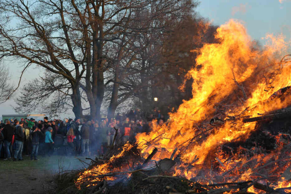 Die Stadt Chemnitz genehmigte die 16 gestellten Anträge auf Hexenfeuer am 30. April.