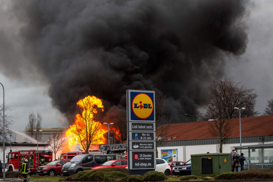 Am Freitagnachmittag war das Feuer größtenteils gelöscht.