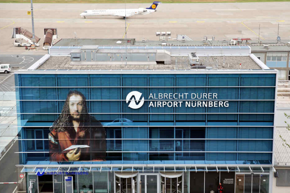 Der Flughafen Nürnberg steht bei der Debatte vor allem im Fokus. (Archivbild)