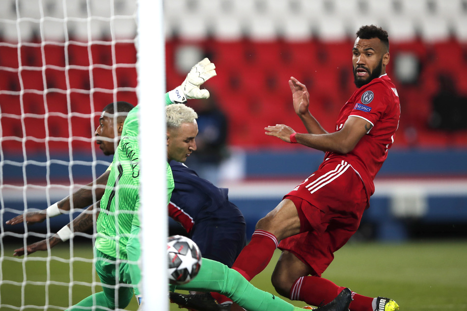 Eric Maxim Choupo-Moting (r.) köpfte den FC Bayern München gegen Paris Saint-Germain zum 1:0-Sieg in der Champions League.