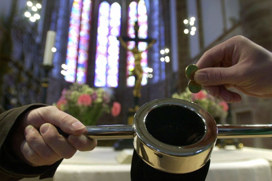 Wegen der sinkenden Mitgliederzahlen hat die Kirche Geldsorgen. (Archivbild)