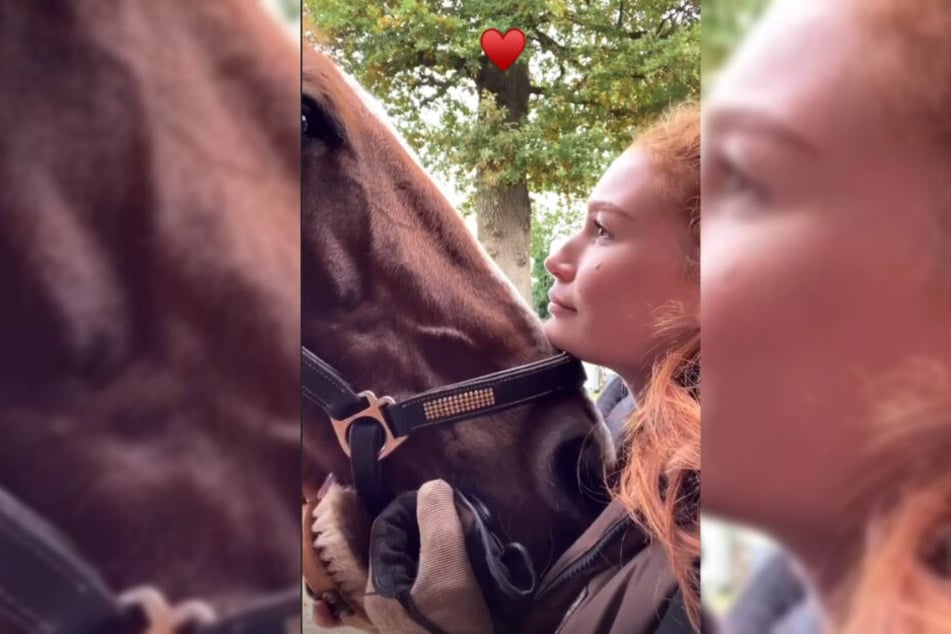 Mit Tränen in den Augen verabschiedet sich Influencerin Jana Heinisch von ihrem Pferd Domingo.