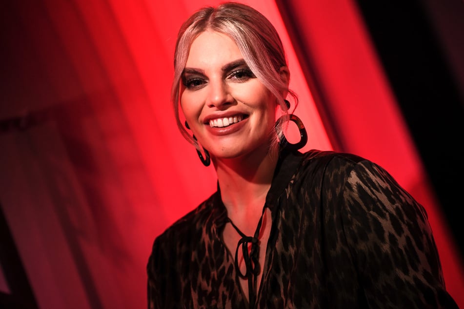 Angelina Kirsch (38) klärt bei Instagram transparent über ihre Eingriffe auf.