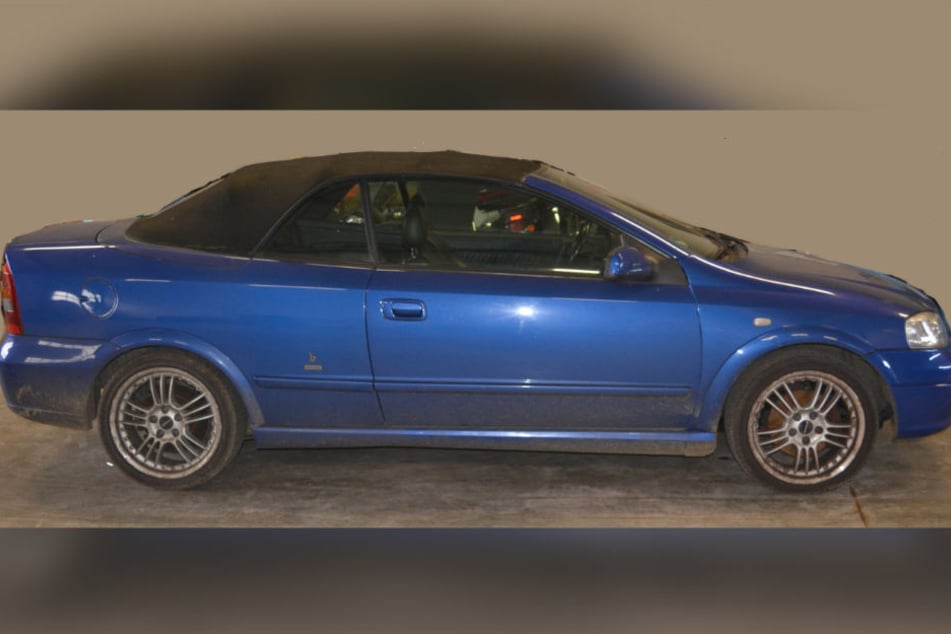 Wer hat in der Nacht ein Opel Astra Cabrio in Bad Oldesloe gesehen?