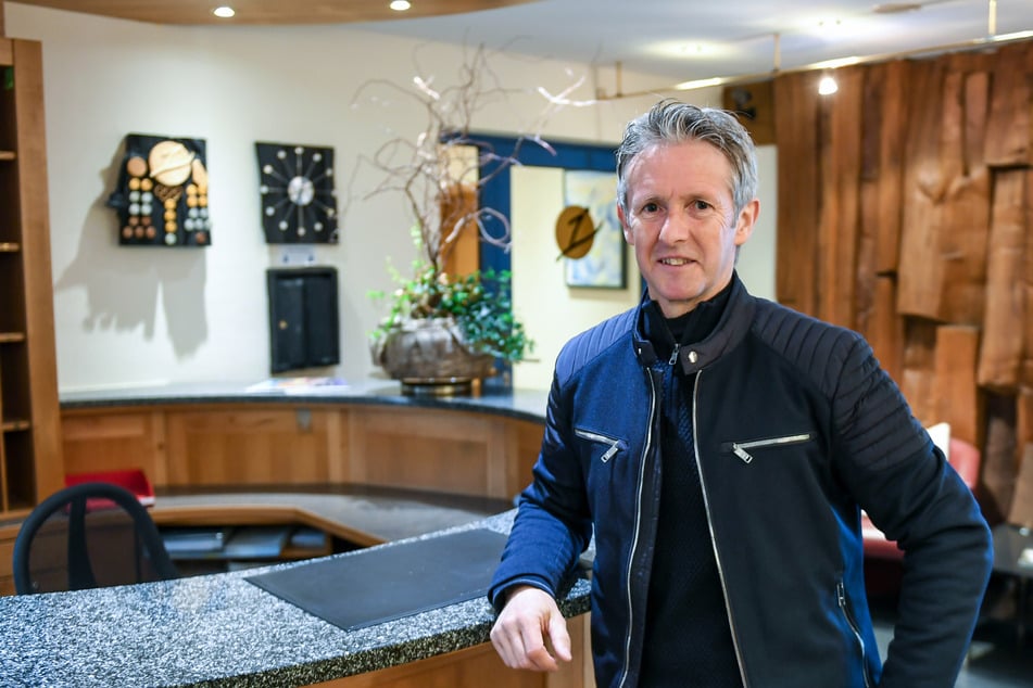Jens Weißflog in seinem Hotel, das seit Anfang November geschlossen ist.