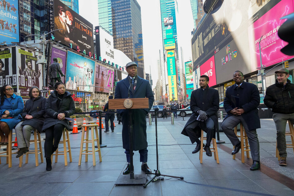 NYC mayor Eric Adams addressing a crowd in Times Square on March 4 regarding the suspension of mask and vaccine mandates.