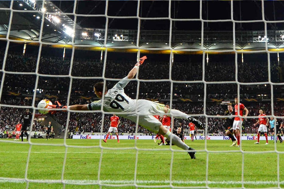 Im April spielte die Eintracht noch im Viertelfinale der Euro League gegen Vlachodimos und Benfica Lissabon.