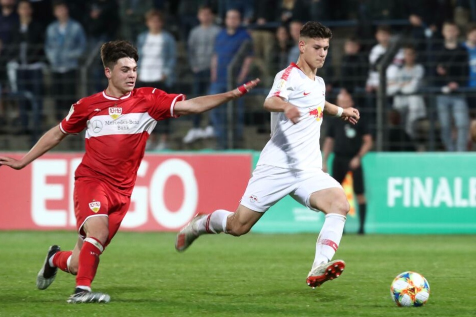 Der 17-jährige Tom Krauß (r.) gehört zu den vielversprechenden Nachwuchssportlern des RB Leipzig.