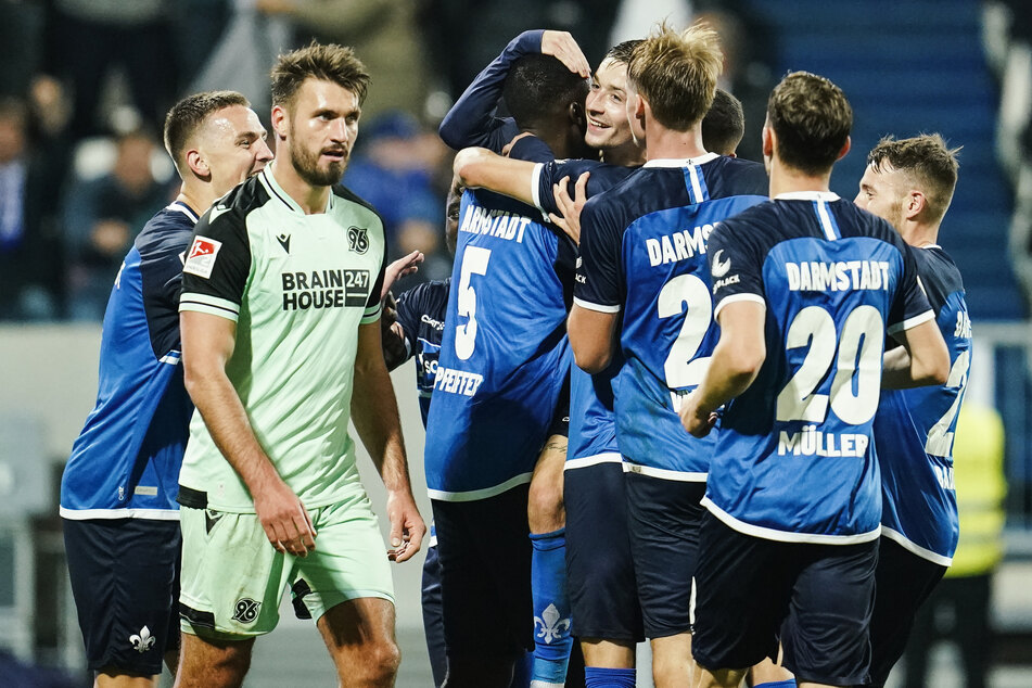 Der SV Darmstadt 98 wird seine Wintervorbereitung zweigeteilt abhalten.