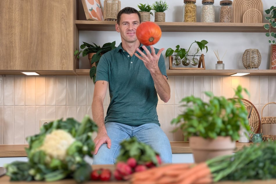 Lieber im Kochtopf als in der Tonne: eat.de-Chef Marcel Klitzsch (39) will mit seinem Zwickauer Rezeptportal Appetit auf Resteküche machen.
