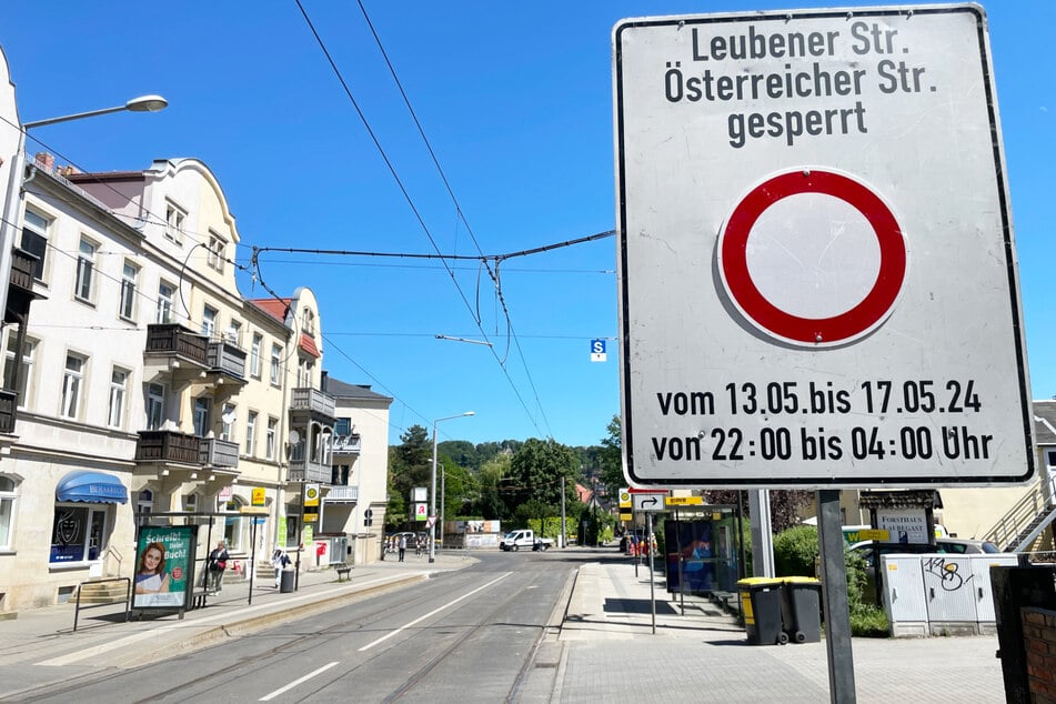 Noch bis Freitagfrüh ist die Durchfahrt der Leubener Straße in Richtung Altlaubegast und Österreicher Straße gesperrt. Danach können Autos wieder von und nach Kleinzschachwitz über die Leubener/Österreicher Straße fahren.