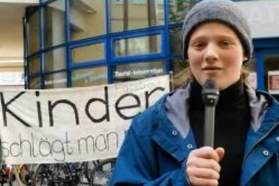 Marie Suttner (19) fordert den Rücktritt des Politikers.