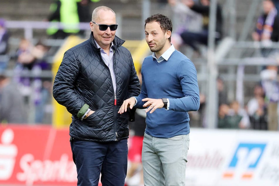 In die Arbeit von Coach Domenico Tedesco (r.) hat FCE-Boss Helge Leonhardt vollstes Vertrauen.