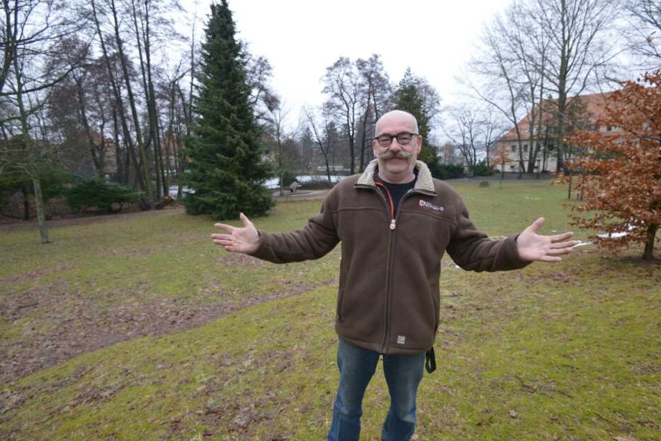 Hier soll ein neues Gehege entstehen: Tierparkleiter Peter Heinrich (57) ist schon voller Vorfreude.