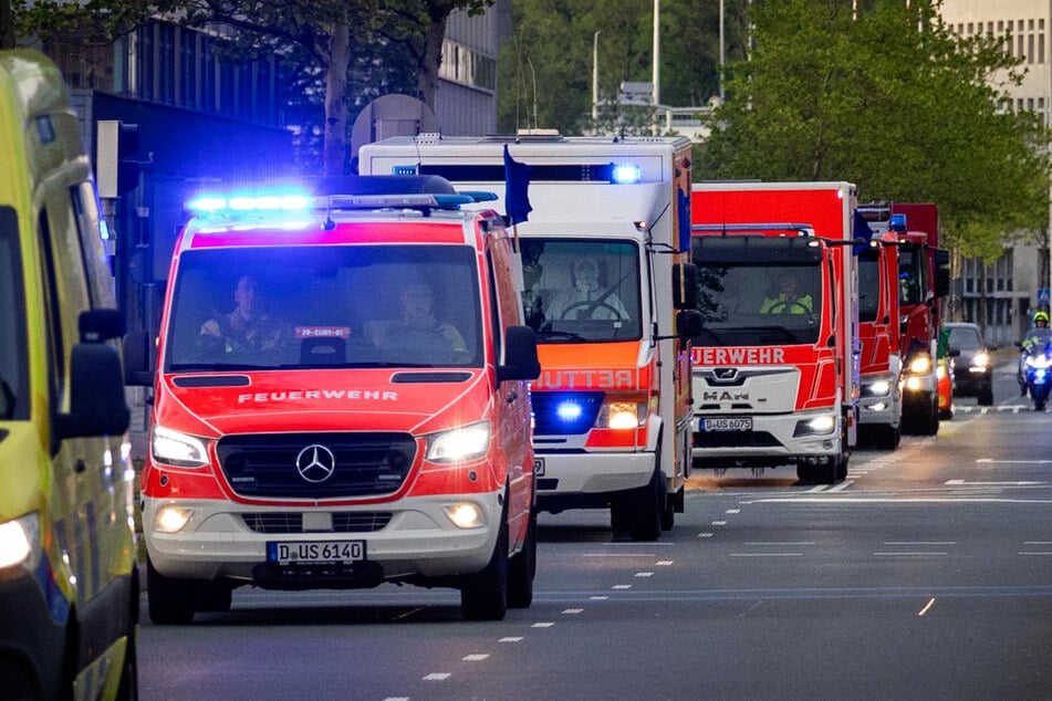 Die Person aus Deutschland wurde am Mittwoch von Rettungskräften am Amsterdamer Flughafen abgeholt und in die Uniklinik Düsseldorf gebracht.