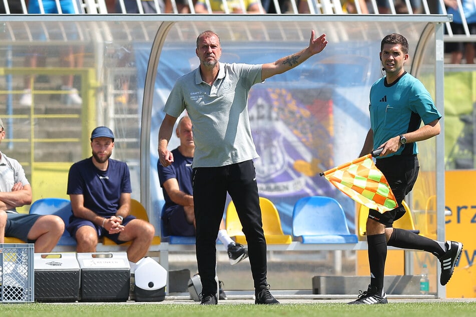 Die Favoritenrolle beim Spiel Lok Leipzig gegen Schalke ist laut Trainer Jochen Seitz (48) klar verteilt. Gelingt vielleicht aber doch die Überraschung?