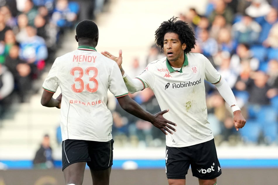 Aktuell steht der Brasilianer (r.) noch bei OGC Nizza als Spieler unter Vetrag.