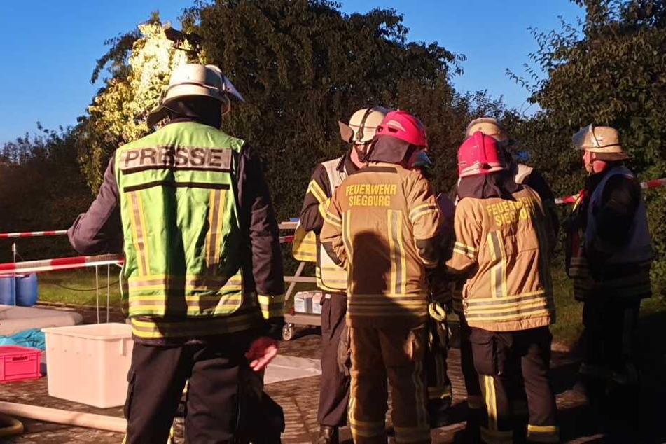 Etwa 80 Einsatzkräfte waren am Sonntagabend vor Ort in Königswinter.