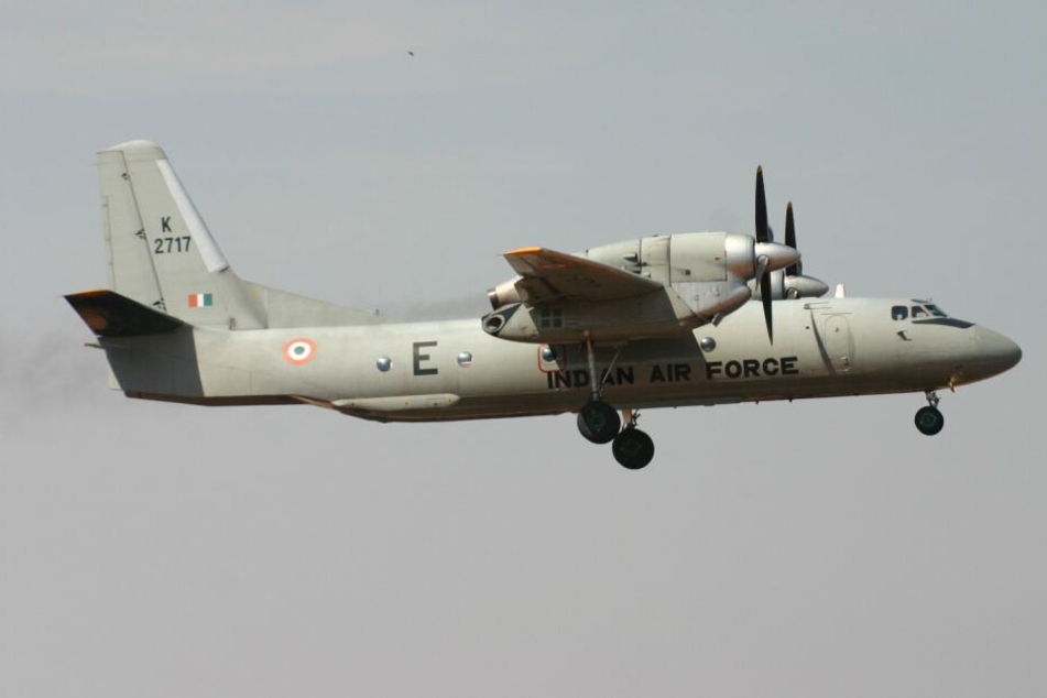 Ein Militärflugzeug der indischen Luftwaffe wird seit Montag vermisst.