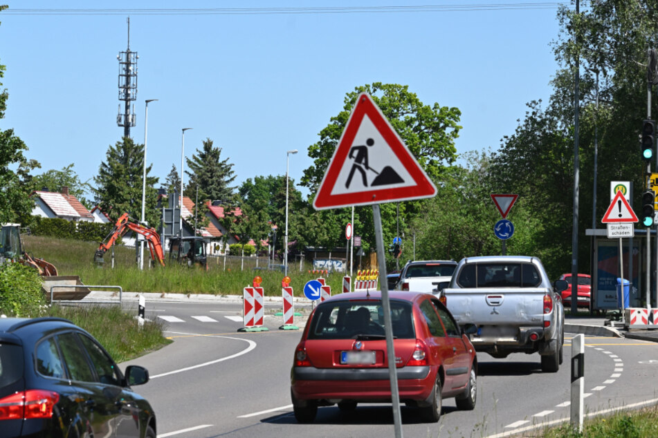 Nach nicht mal fünf Jahren ein Sanierungsfall: der Kreisverkehr in der Stollberger Straße.
