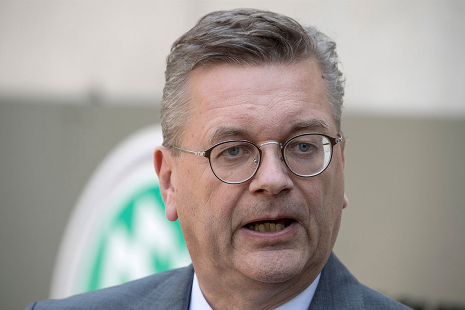 Özil fühlt sich von Präsident Grindel schlecht behandelt.