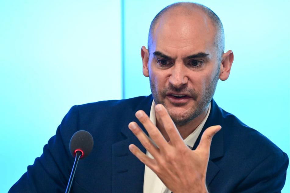 Danyal Bayaz (42, Grüne) spricht von einer "erheblichen Belastung" für den Haushalt.