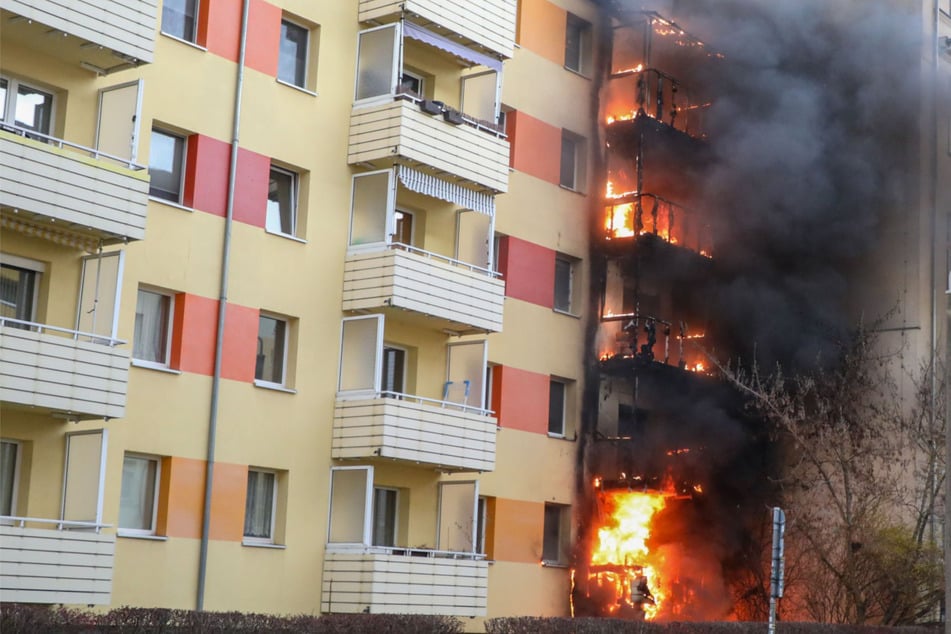 Leipzig: Fünf Wohnungen in Leipzig komplett ausgebrannt: 13 Personen verlieren ihr Zuhause