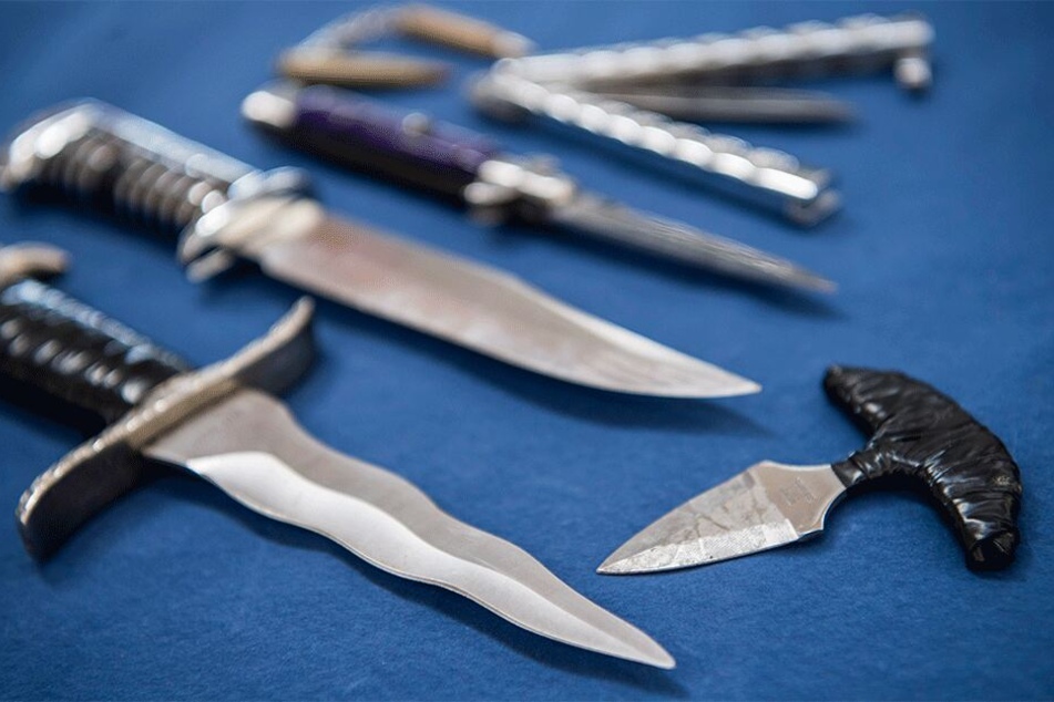 Das Tragen von Messern mit einer Klingenlänge von über sechs Zentimetern wäre durch das neue Gesetz nicht mehr erlaubt (Symbolbild).