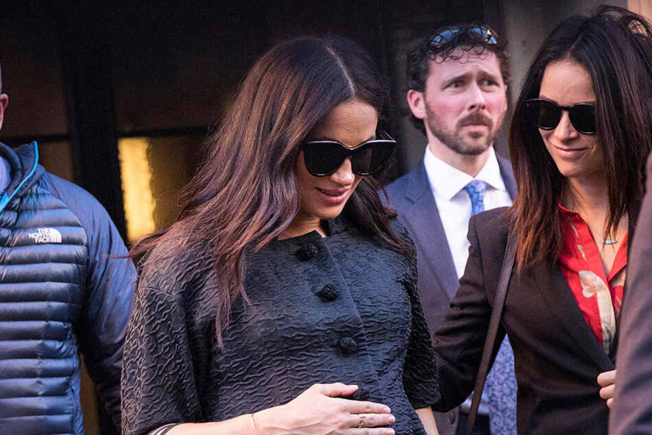 Hier ist Meghan mit Schauspielerin Abigail Spencer zu sehen.
