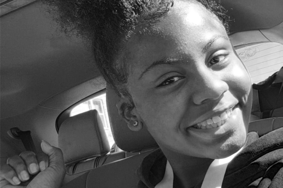 Kurz nach Abschlussball: Schülerin (†18) stirbt bei heftigem Autounfall