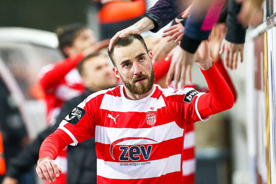 Morris Schröter will mit den FSV-Fans so schnell wie möglich den Klassenerhalt feiern.