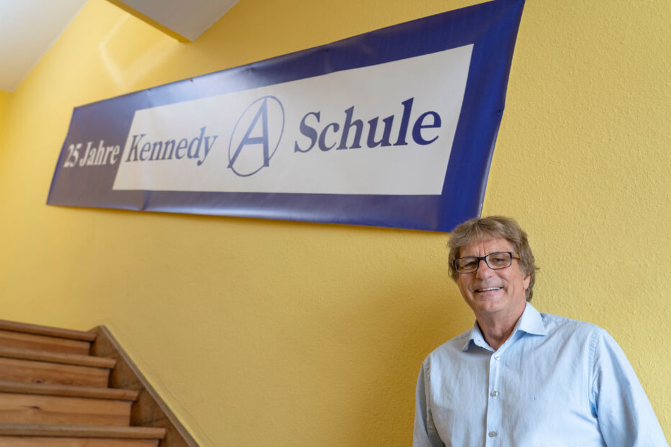 Joe Kennedy in seiner Schule.