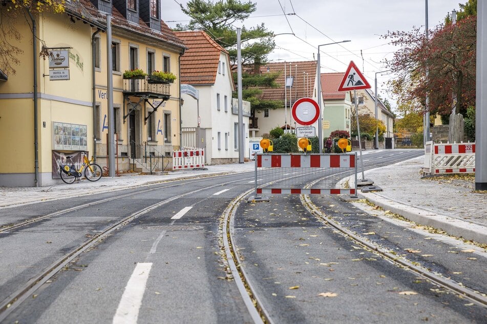 Fahrleitung und Fahrbahn sind am Alttolkewitzer Hof bereits vollendet.